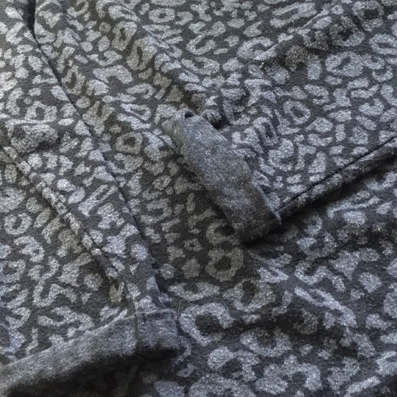 H&M Animal Print Long Sleeve Top Large - Picture 7 of 11